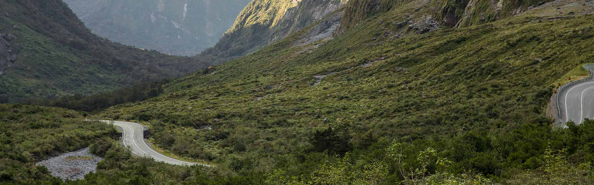 New Zealand windy road in the mountains